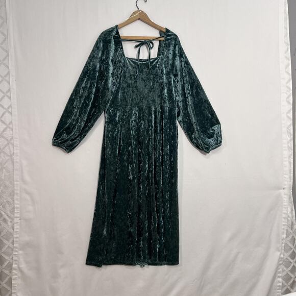 Ava & Viv Dresses & Skirts - Ava & Viv Dress Womens 1X Green Crushed‎ Velvet Square Neck Balloon Sleeve Midi